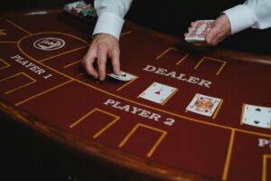Deckmate 2 gehackt: Wie Sicherheitsforscher Casino-Kartenmischmaschinen knackten