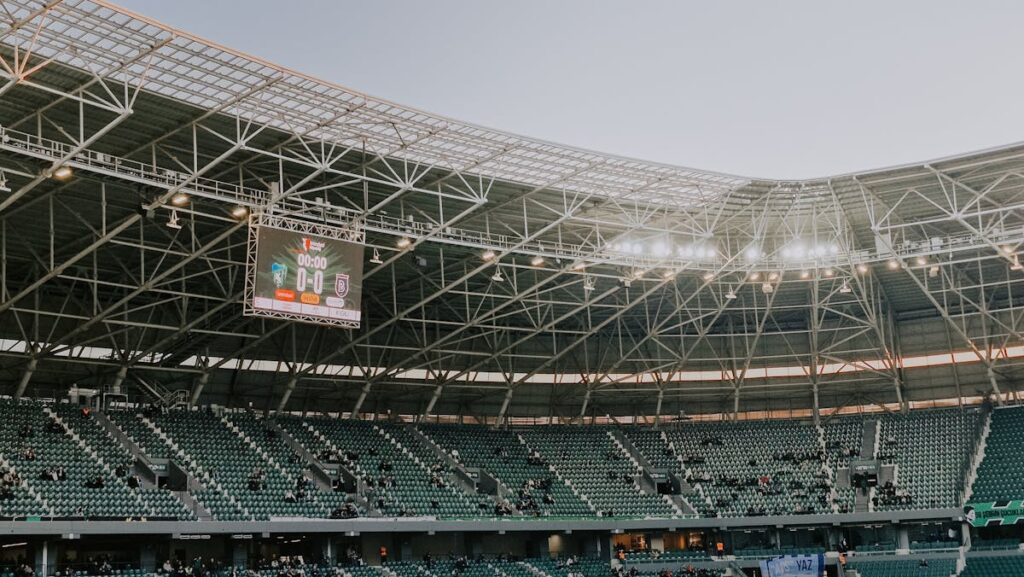 Stadion bei Sonnenuntergang - Sportwetten Vergleich