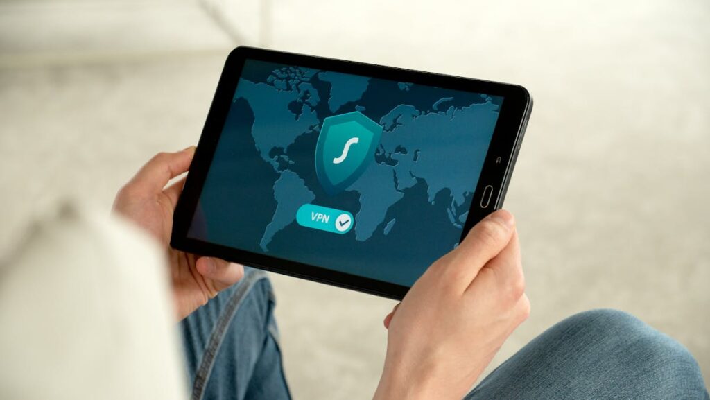Tablet mit Security-Anzeige - Sicherheit und Spielerschutz